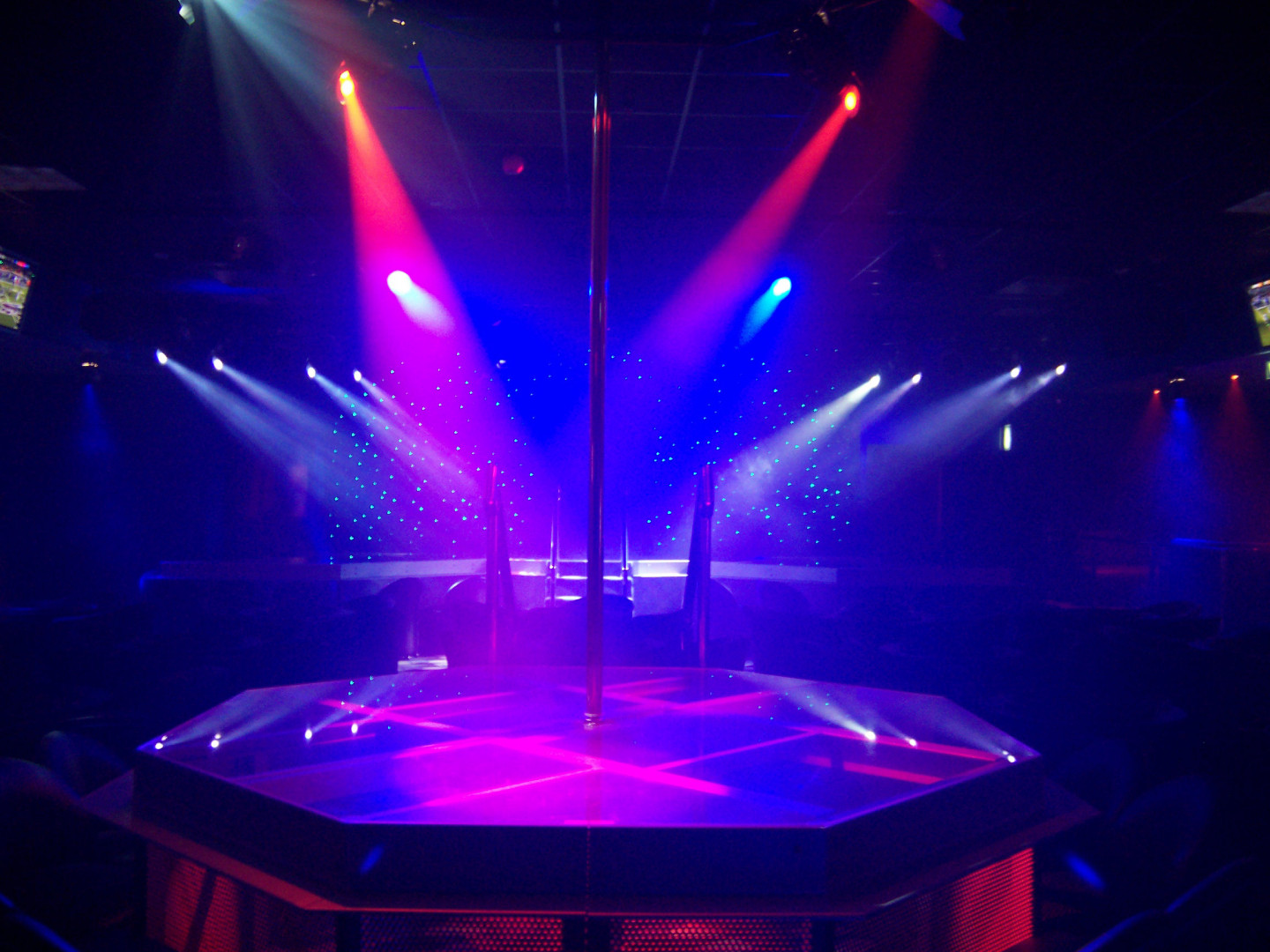 Gentlemen's Club, Night Club, Exotic Dancers | Cedar Rapids, IA ...